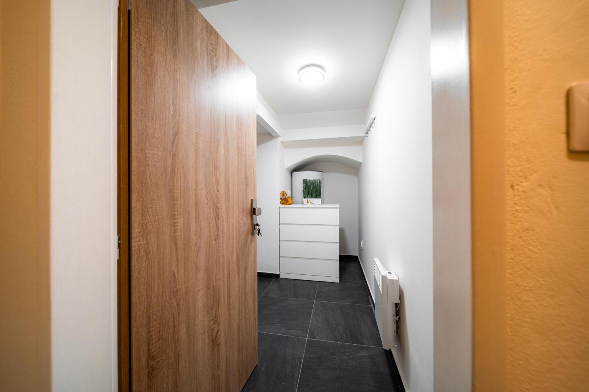 Secret Economy Studio Oasis — Photos 1